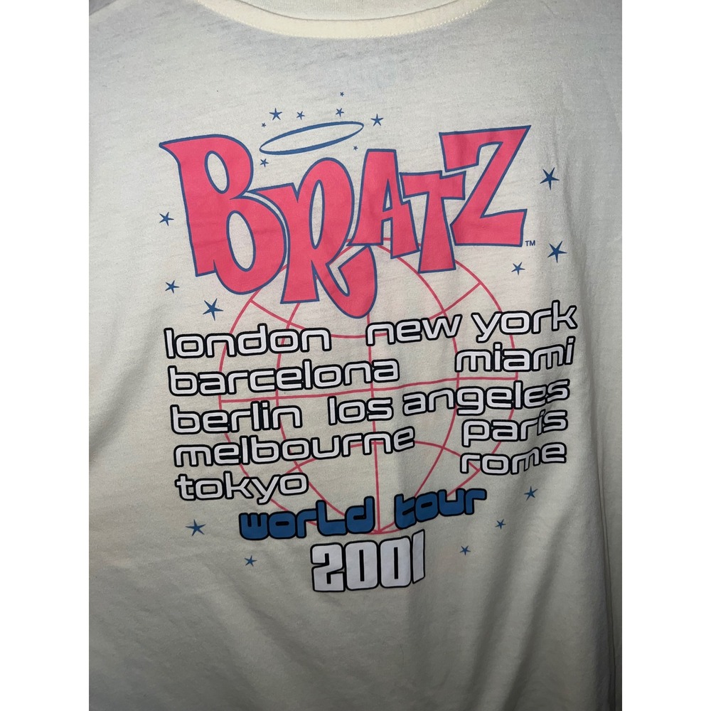 Bratz World Tour 2001 Graphic T-Shirt Cream XL MGA Entertainment Y2K Aesthetic - Picture 4 of 5
